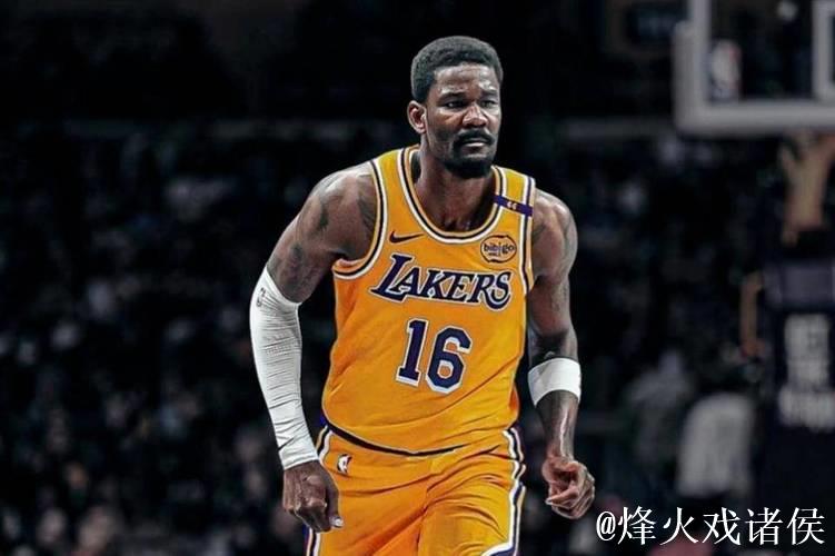 艾顿17+18统治内线 湖人11胜0负定律再验证 艾顿17+18统治内线 湖人11胜0负定律再验证